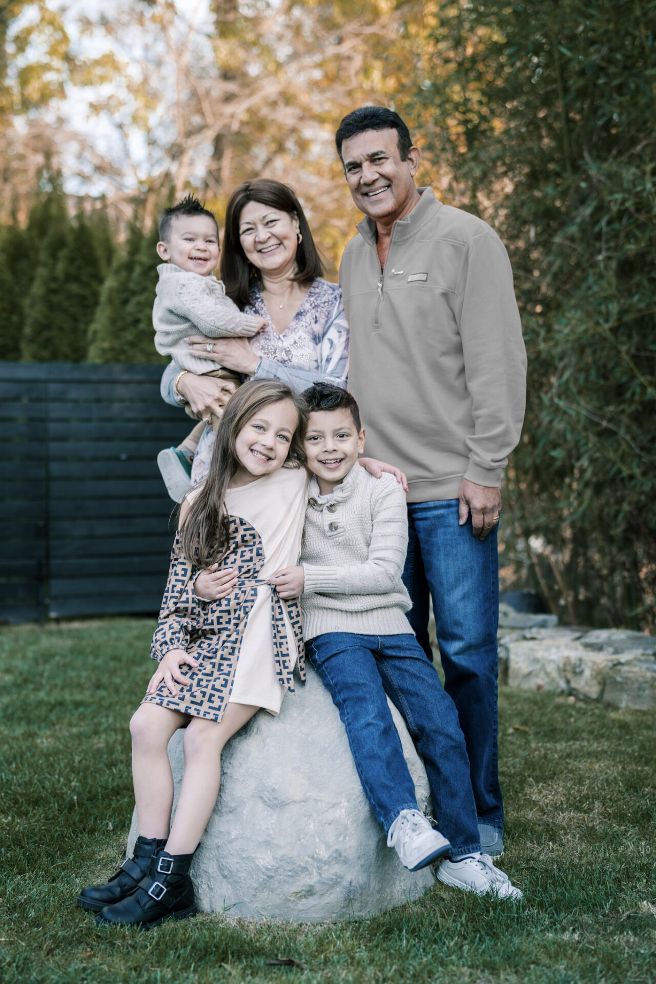 clark family photography grandparents with grandchildren 